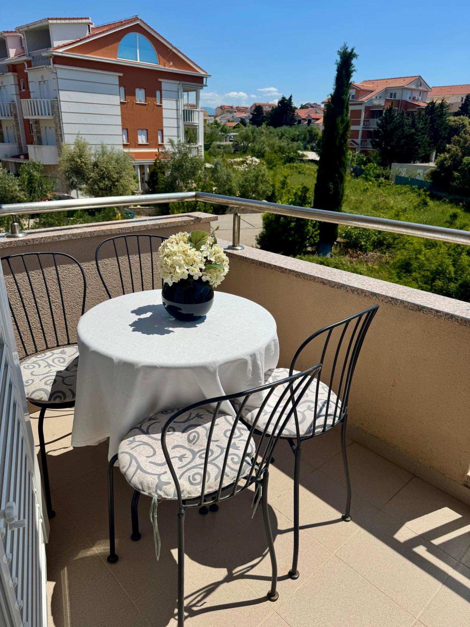 Apartments Toma Novalja Eksteriør bilde